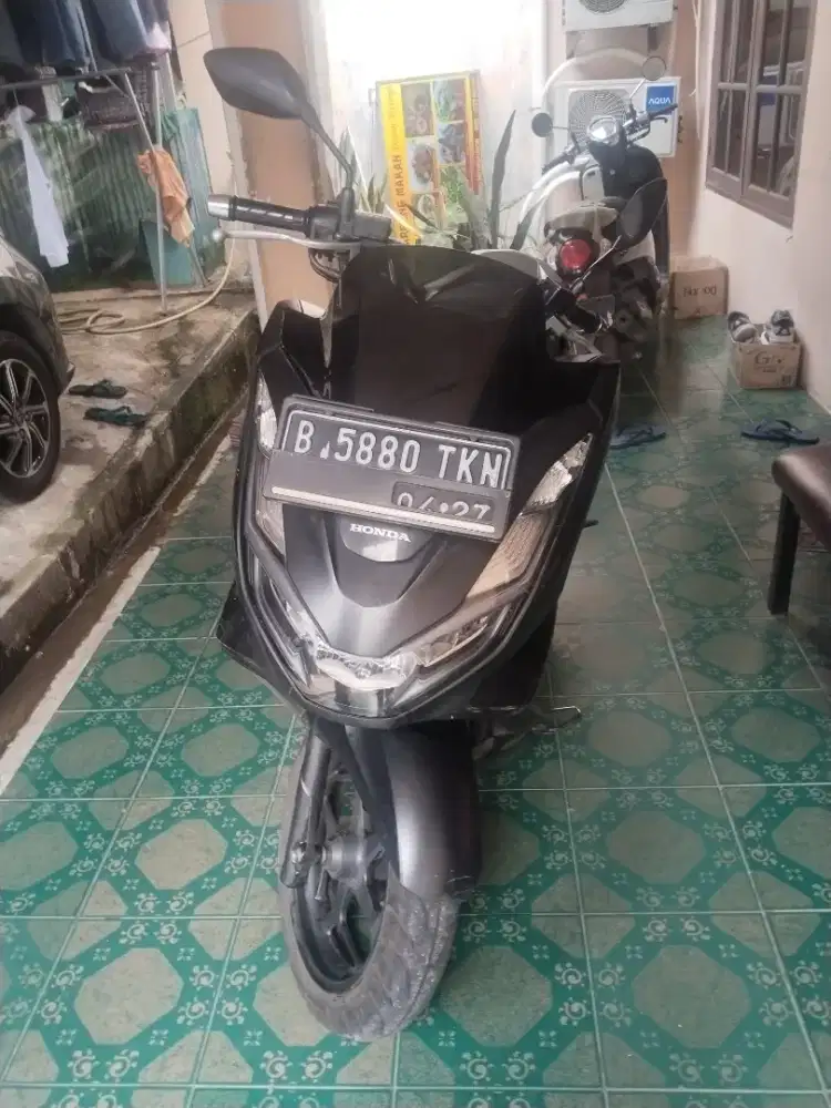 Jual motor PCX hitam