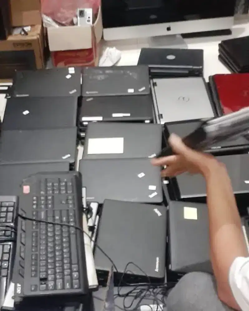DICARI Laptop & komputer