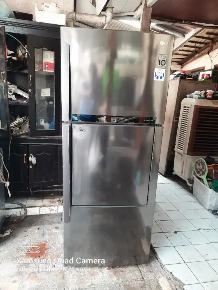 Kulkas 2pintu  merk LG