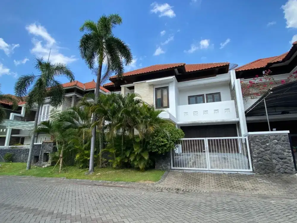 dijual rumah graha family surabaya