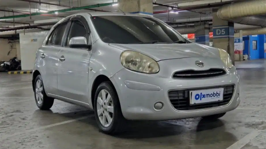 KM Rendah - Nissan March 1.2 L Bensin-MT 2012
