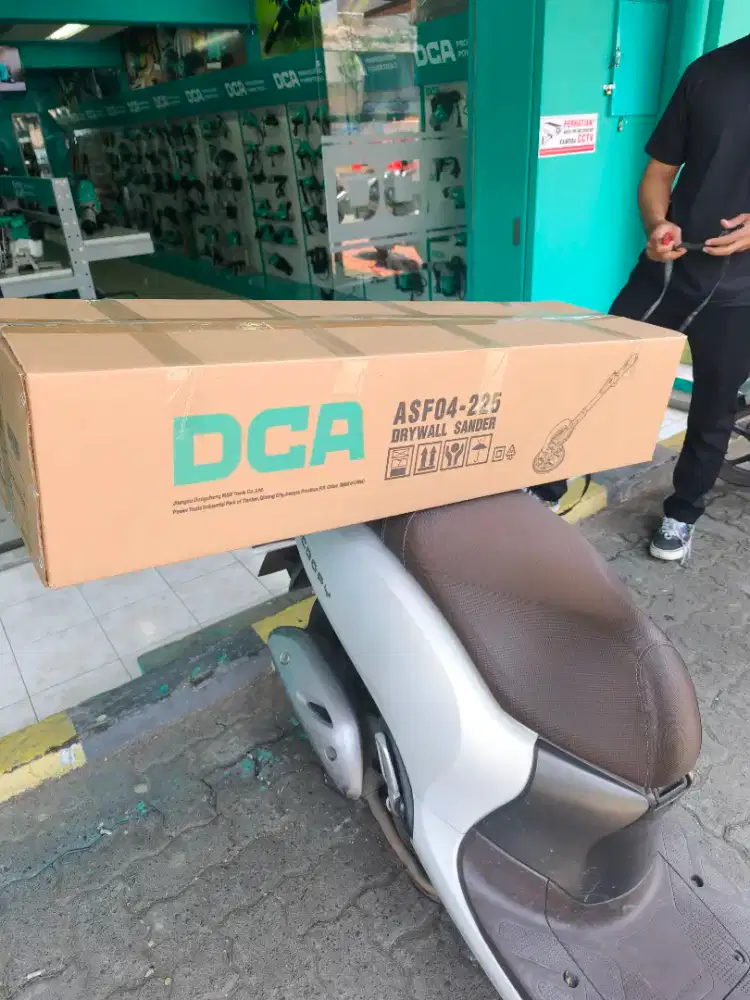 Amplas dinding / tembok merk DCA (dry wall sander)