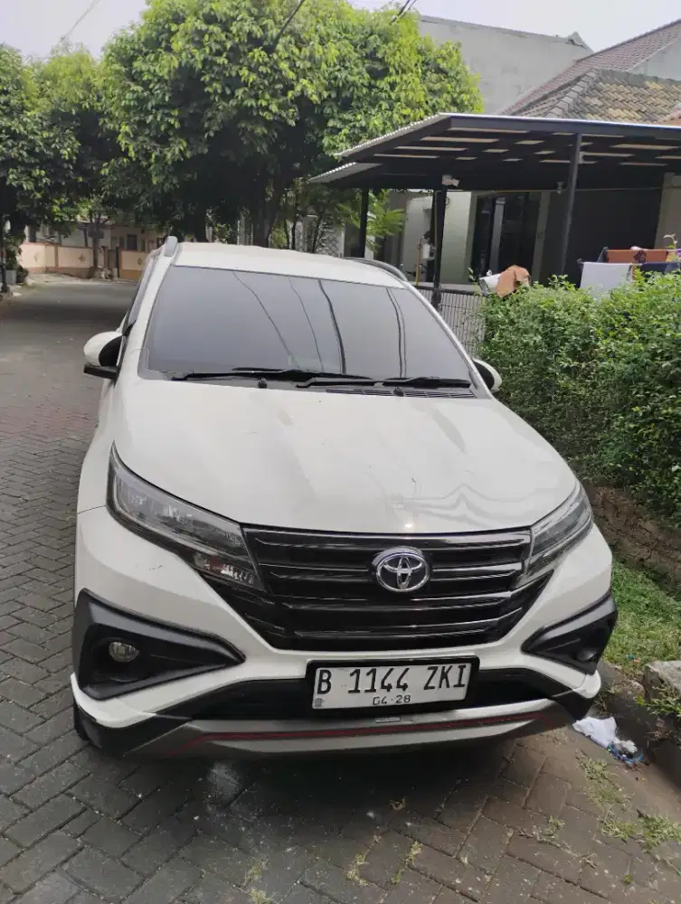 Toyota New Rush TRD Sportivo A/T 2018 Warna Putih