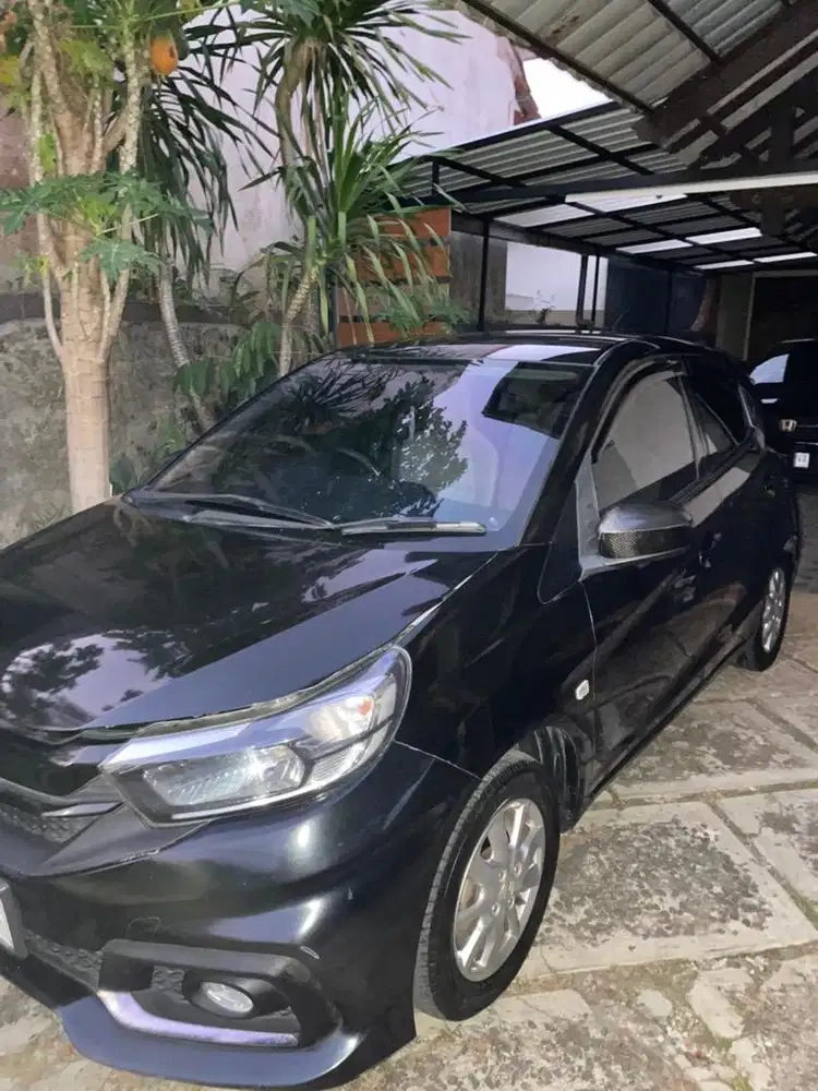 Brio E-CVT 2019 hitam
