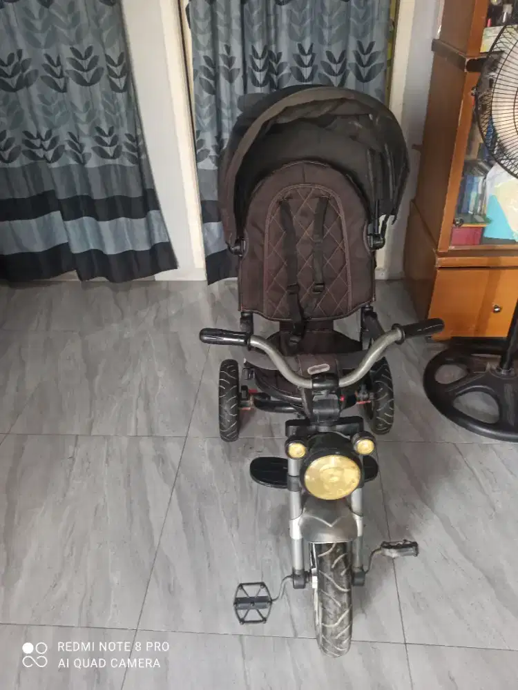 Sepeda roda tiga untuk anak balita