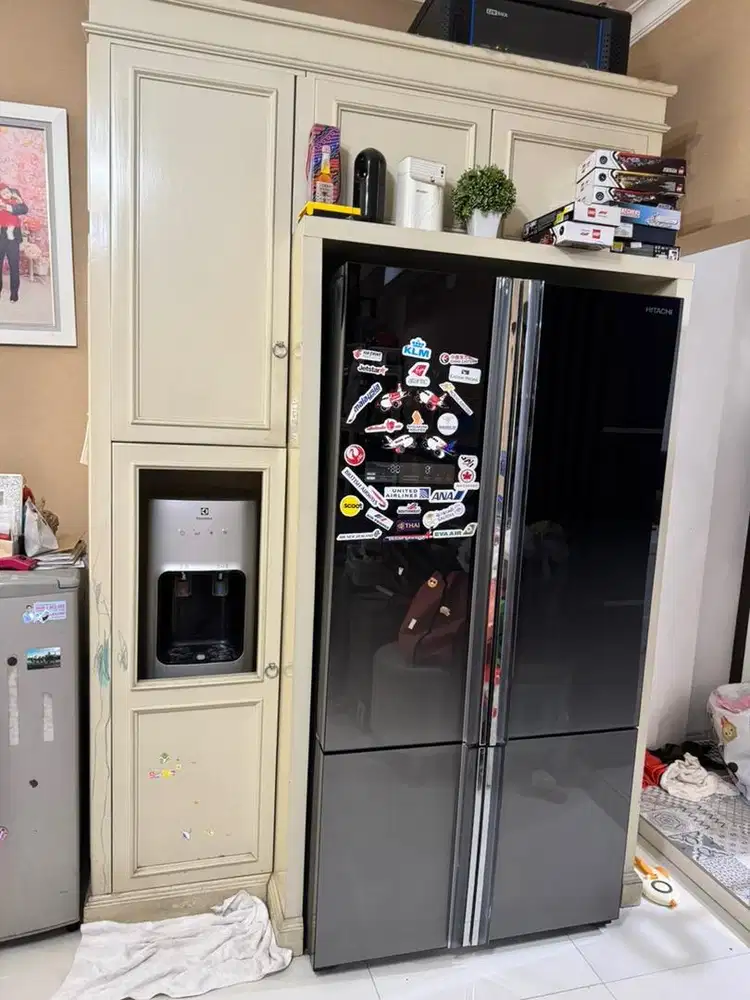 Di jual lemari/rangka kabinet kulkas dan dispenser