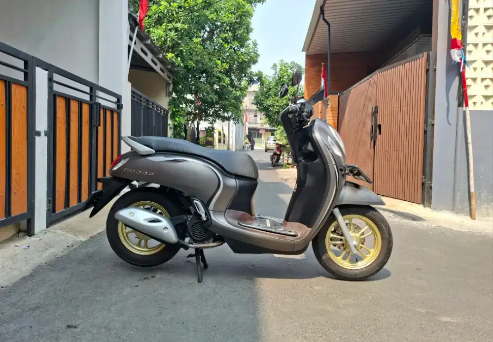 Honda Scoopy Prestige Keyless CBS ISS MULUSSS (Pajak Hidup Panjang)