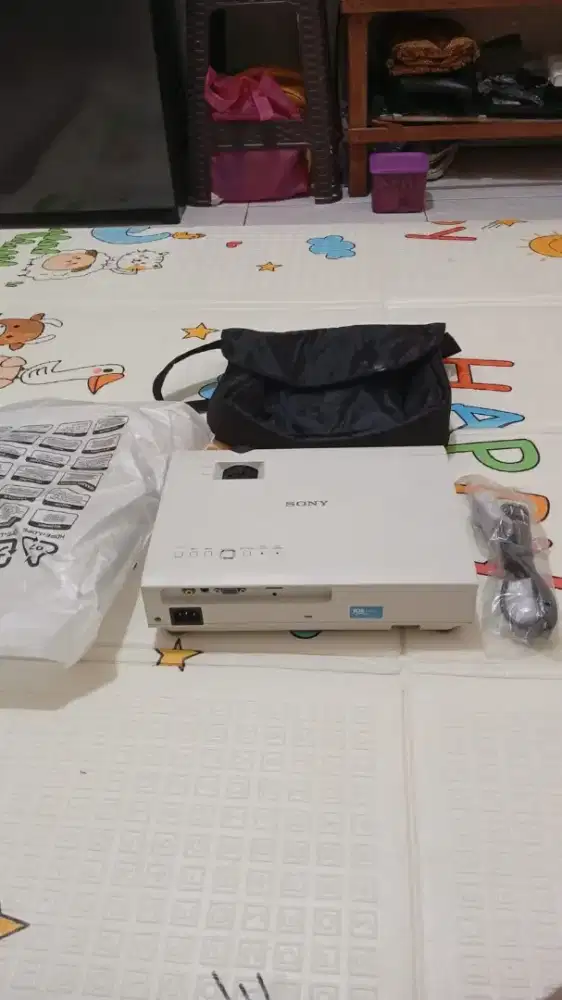 Infokus proyektor Sony dx 102.