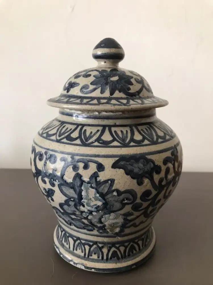 Guci mini , antik kuno