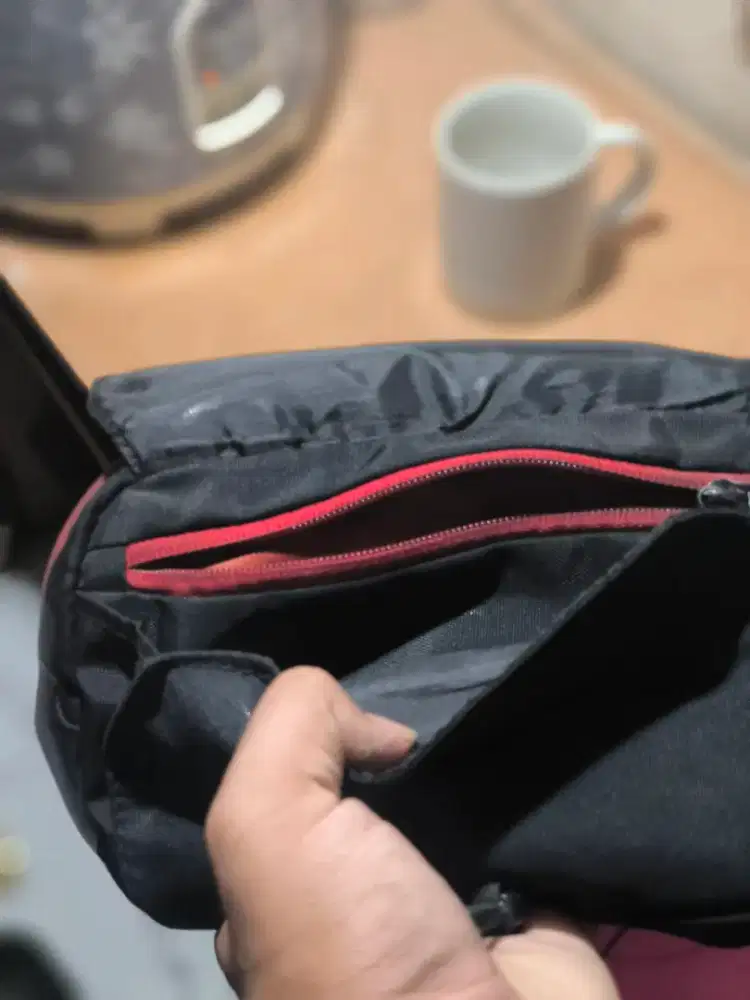 Tas selempang Eiger original
