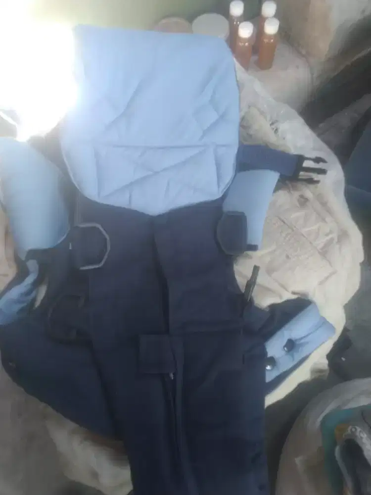 Gendongan anak  bayi