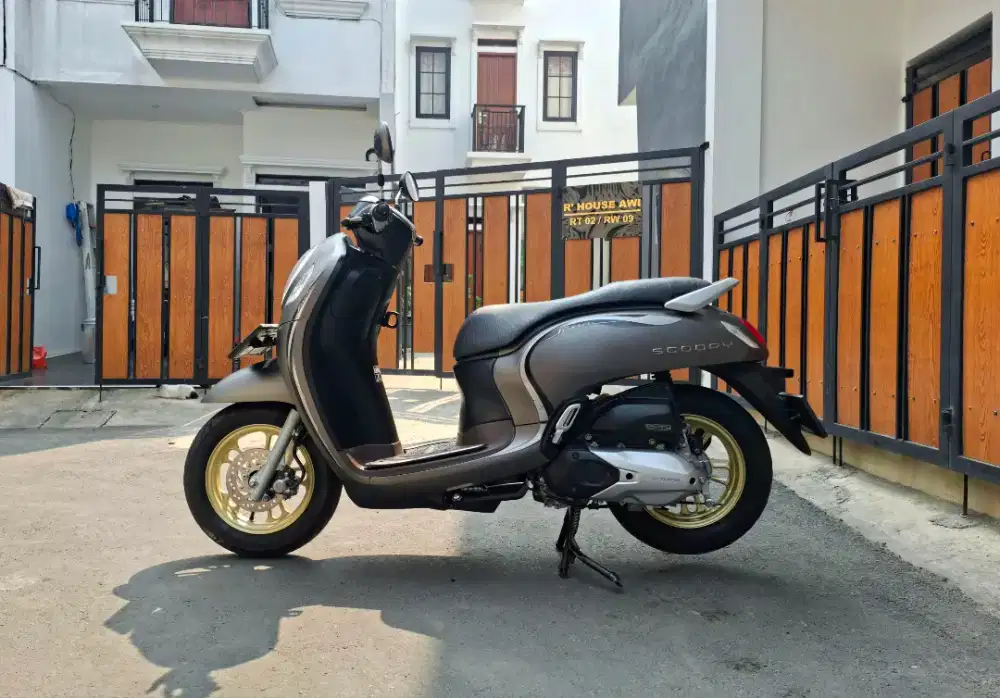 Honda Scoopy Prestige CBS ISS MULUSSS (Pajak Hidup Panjang)