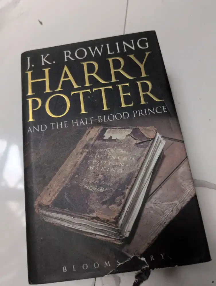 HARRY POTTER AND THE HALF BLOOD PRINCE