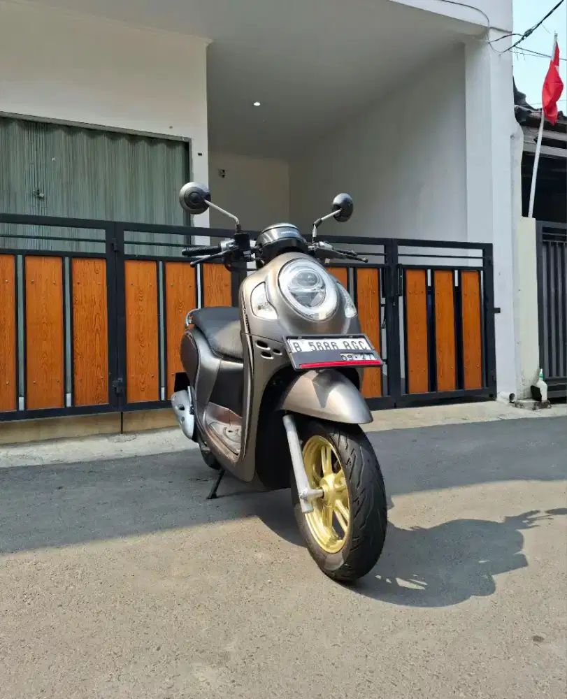 Honda Scoopy Prestige Keyless CBS ISS MULUSSS (Pajak Hidup Panjang)