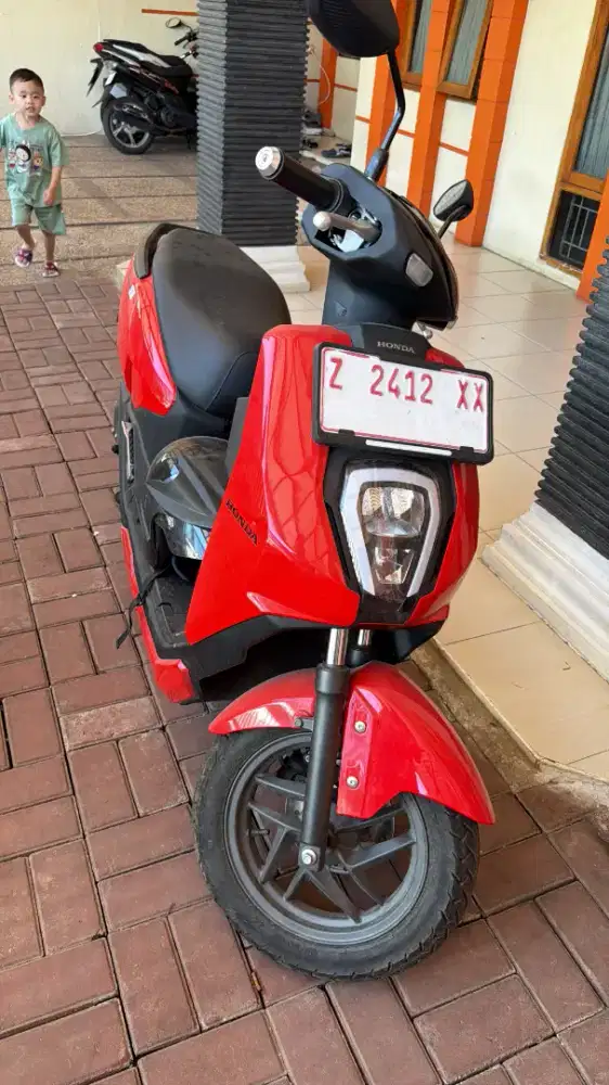 Dijual Motor Listrik Honda ICON e Merah Mulus 2024