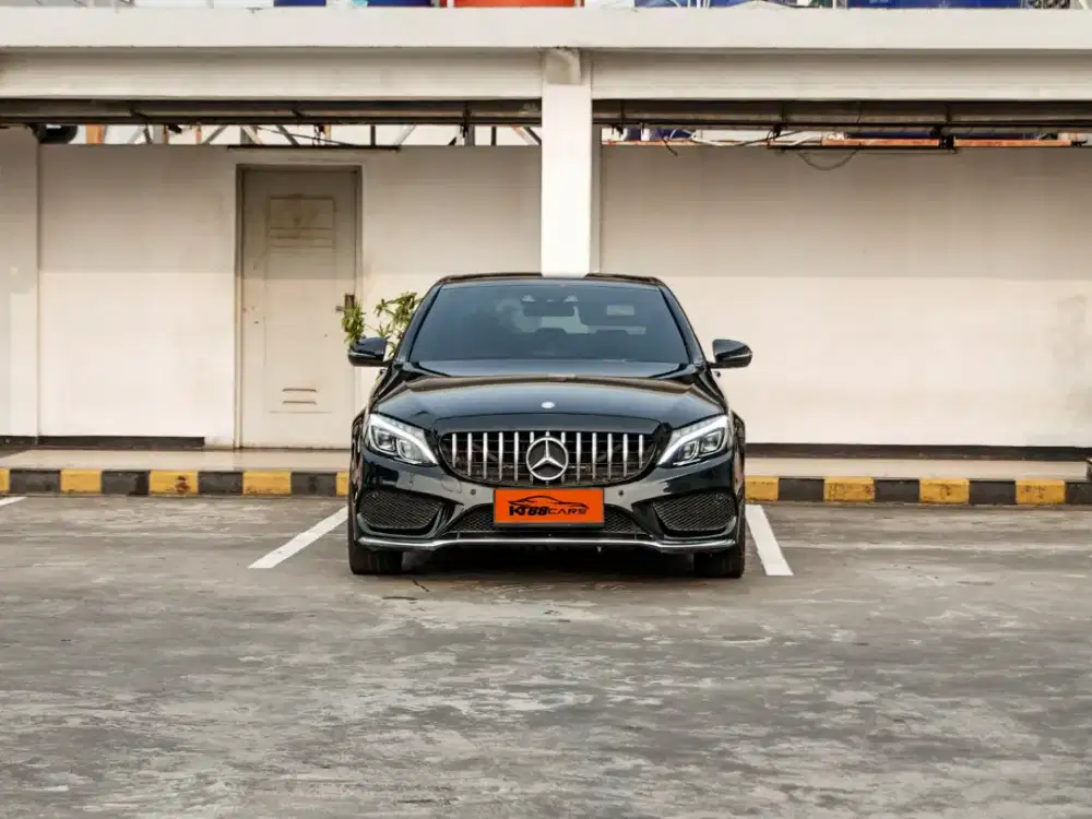 Mercedes Benz C250 AMG Line
2015 (nik 2015)