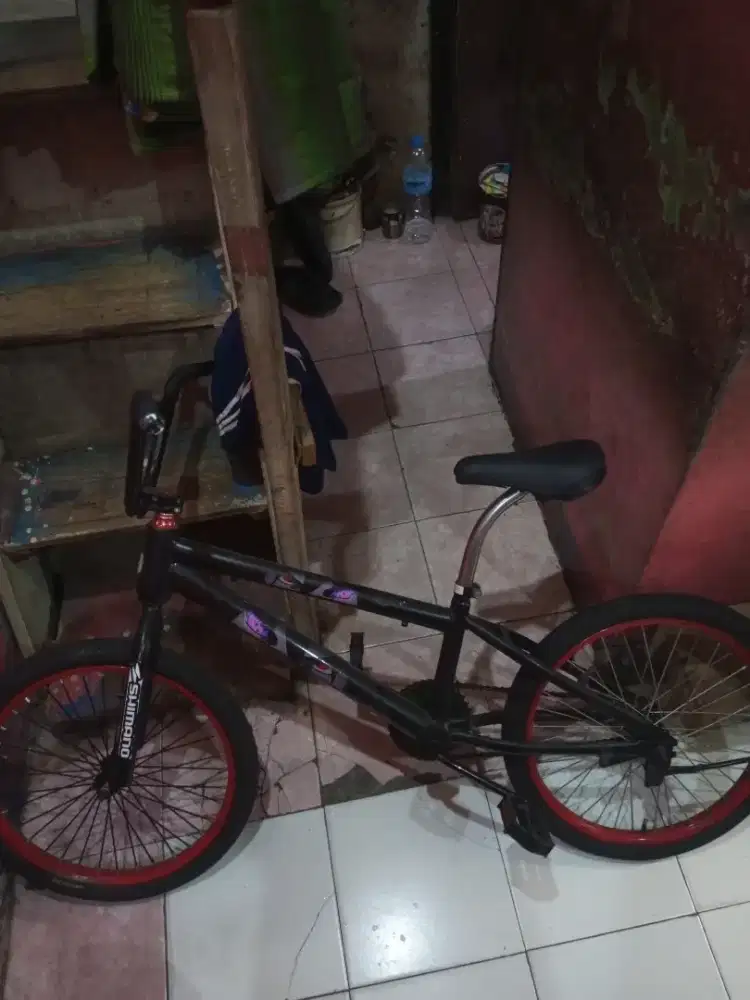 sepeda bmx mines ban dalem harus ganti selebihnya aman