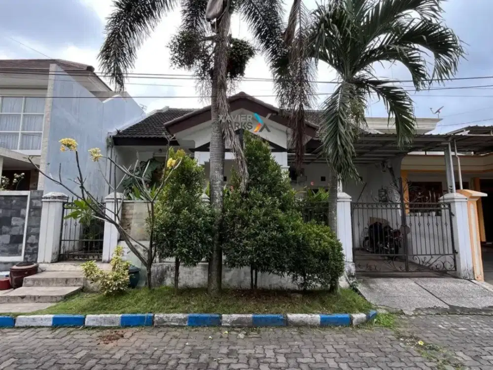 DIJUAL Rumah Cantik dan Terawat Ada Area Jemur Siap Huni Lingkungan Tenang dan Aman Lokasi Tengah Kota Dekat Kampus dan Pusat Perbelanjaan di Araya