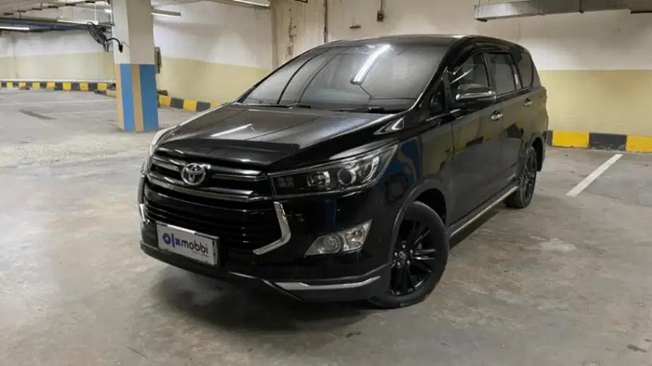 Toyota Kijang Innova 2.4 Venturer Solar-AT 2017 Hitam