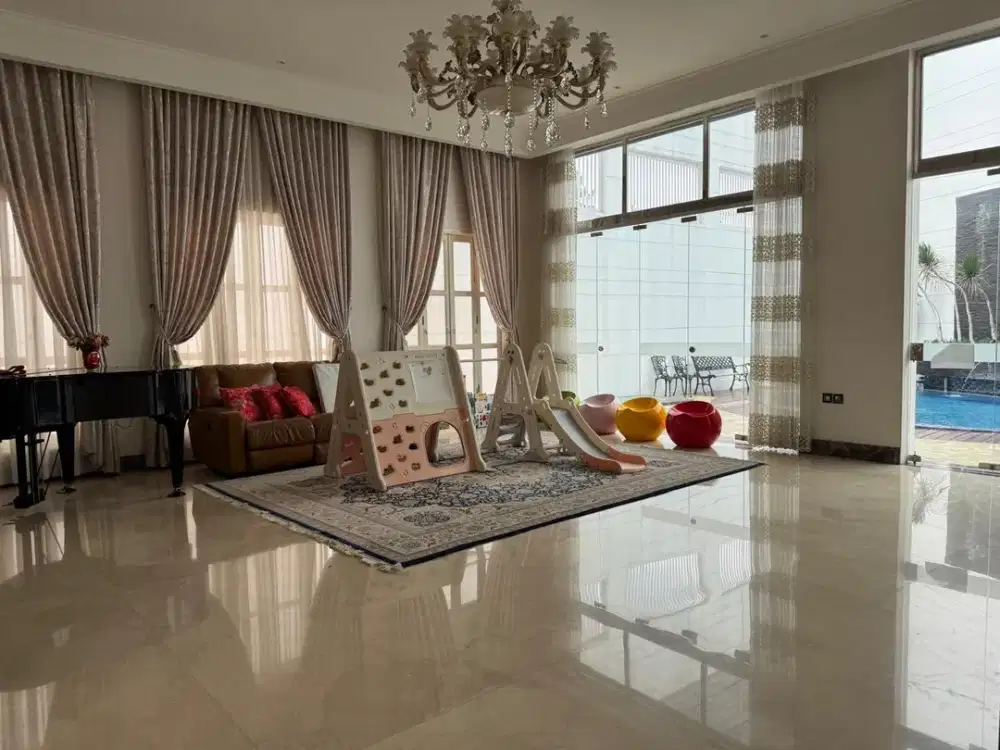 DIJUAL VILLA SUPER BESAR, MEWAH & FURNISH, COCOK UNTUK KELUARGA BESAR!