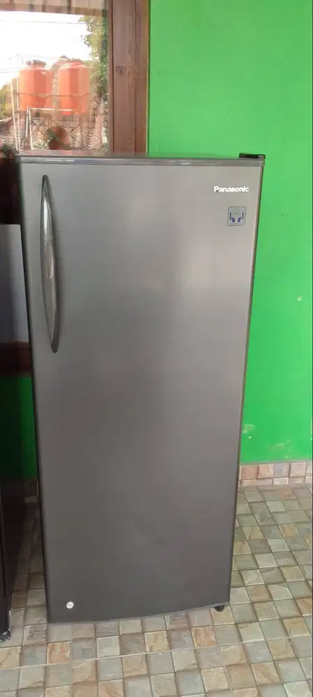 Freezer rak bekas murah merk panasonic