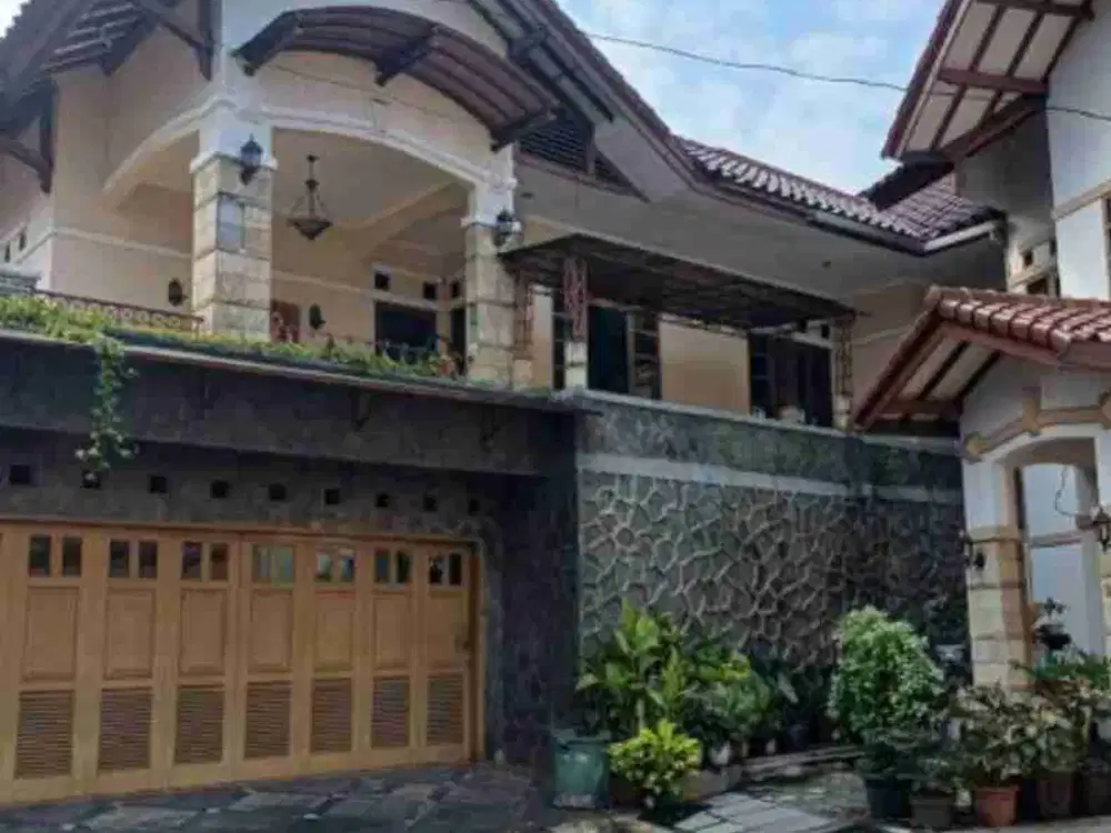 RUMAH MEGAH DI JATIBENING ESTATE - CAMAN - KALIMALANG