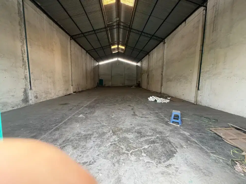 Disewa Gudang Siap Pakai Akses Container di Kamal Indah Kamal Jakarta Barat