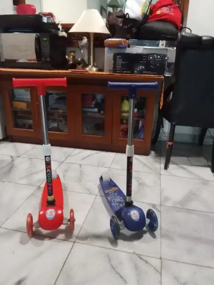 Scooter Anak Kondisi Mulus warna Merah dan Biru