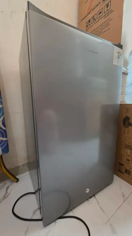 DIJUAL cepat Kulkas 1 pintu brand Hisene