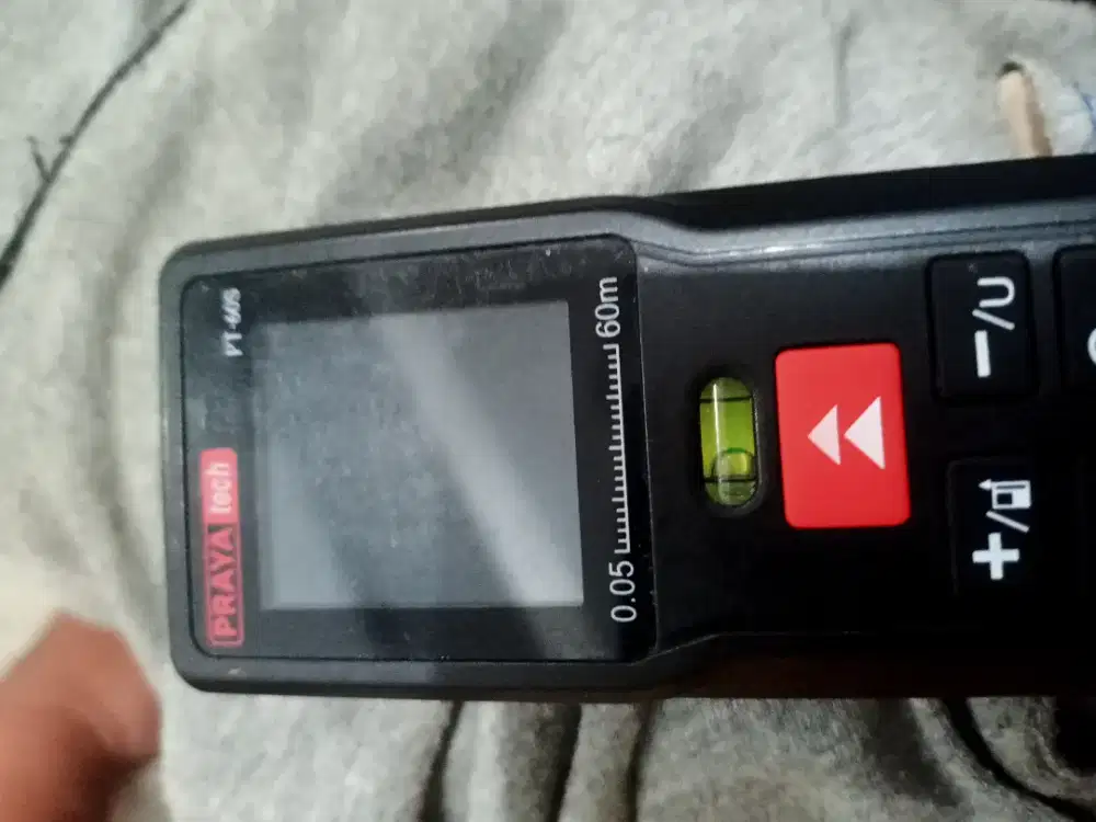 Alat ukur meter laser