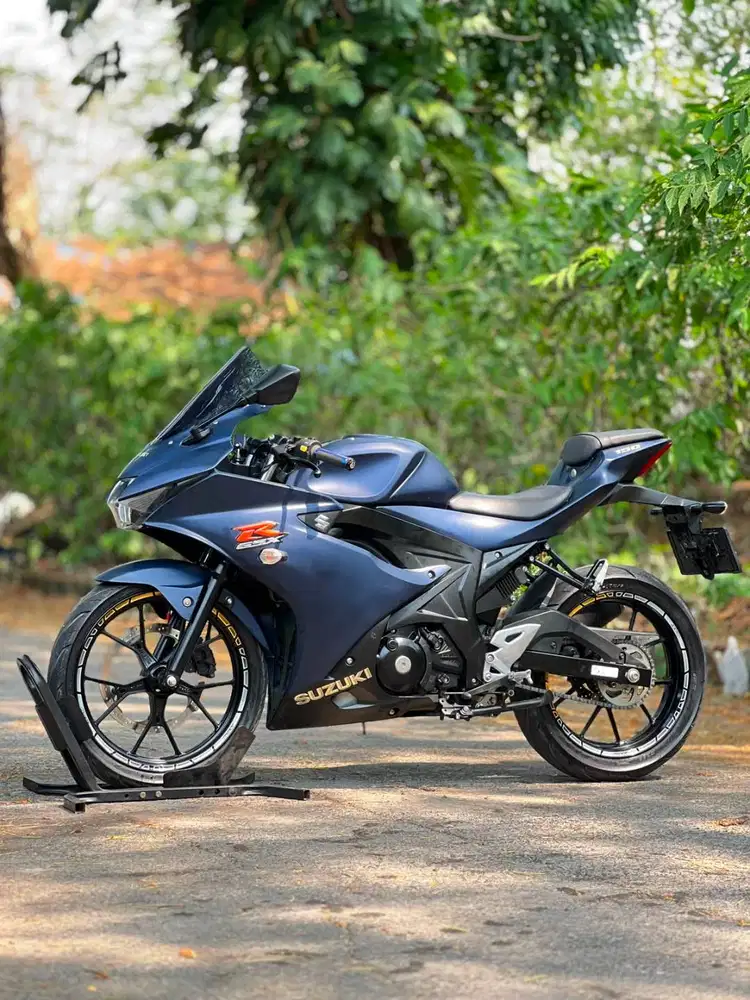 SUZUKI GSX R150 BIRU 2019 KM 12K PAJAK PANJANG SIAP HARIAN