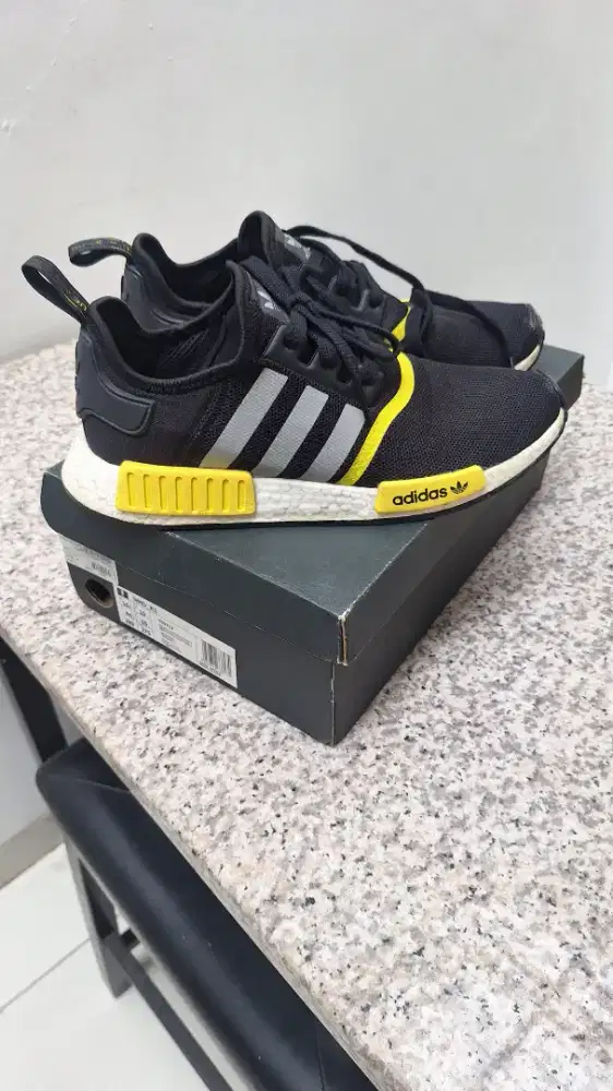Adidas NMD R1 Japan
