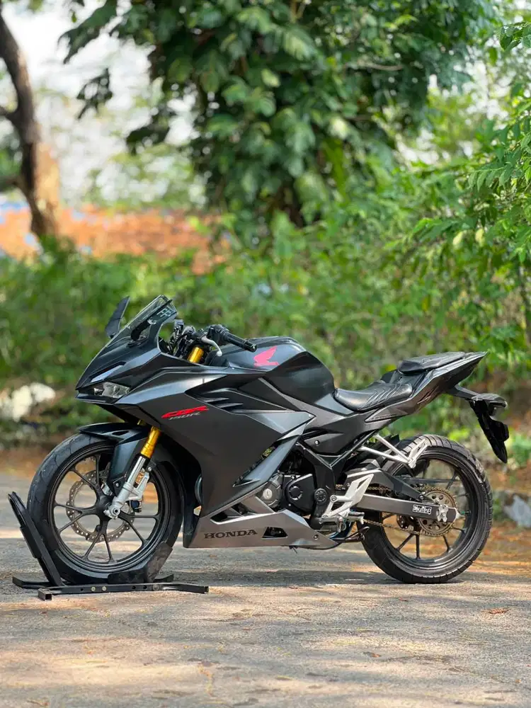 HONDA NEW CBR 150R 2021 HITAM KM RENDAH SIAP RIDING