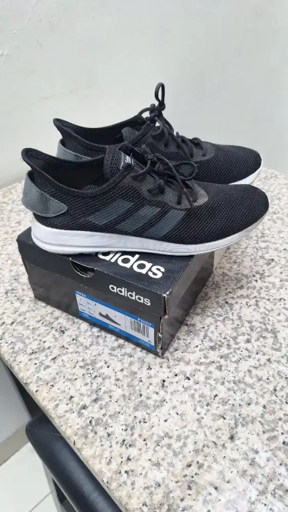 Adidas Yatra women Black