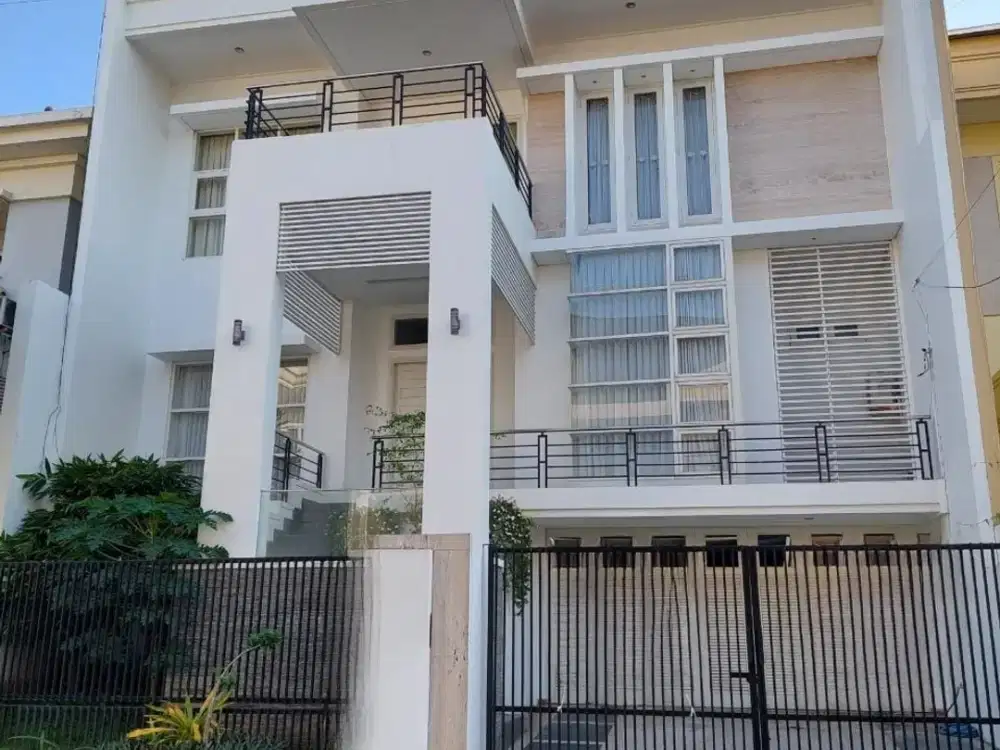 Butuh Cepat Laku Rumah 3 Lantai Furnished Galaxy Bumi Permai Tahap 1 Sby Timur
