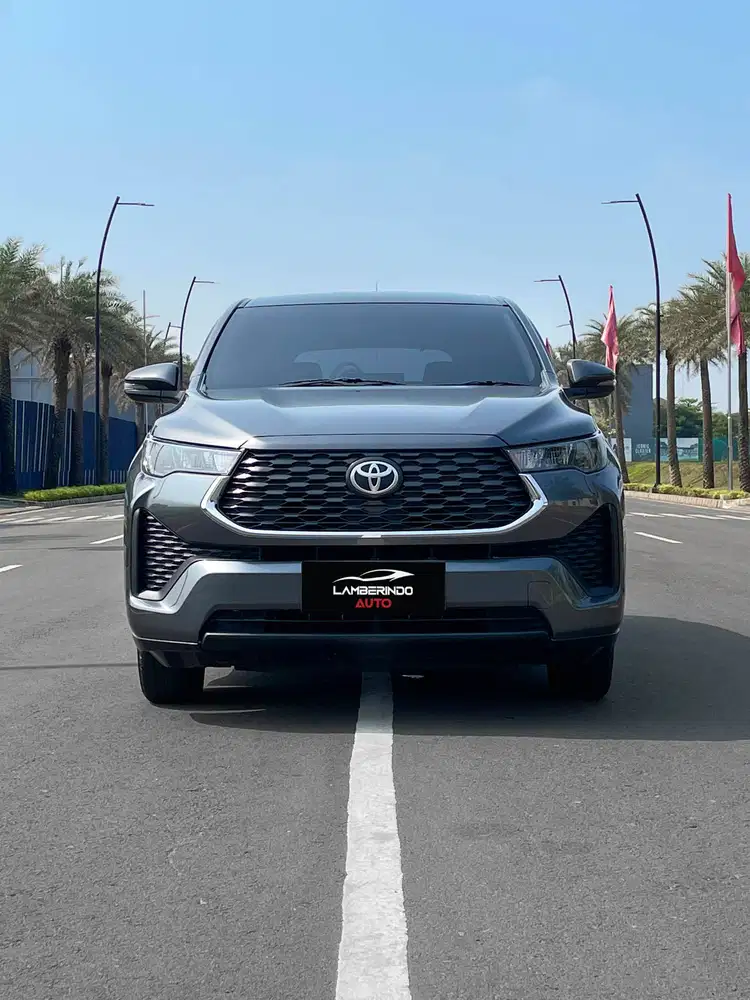 TOYOTA INNOVA ZENIX 2.0 G HV CVT HYBRID AT 2023 LOW ODO