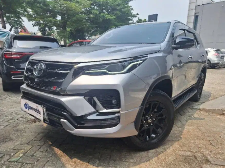 Toyota Fortuner 2.8 4x2 GR Sport DSL Solar-AT 2024 Silver