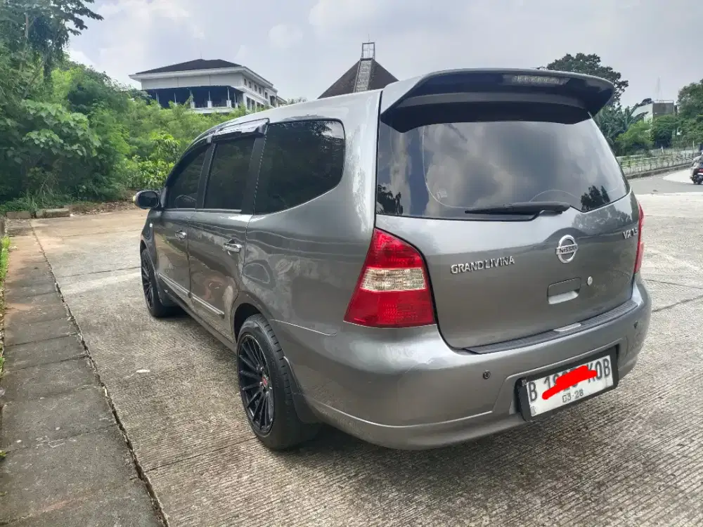 Nissan Grand livina 1.5 XV 2012 Facelift manual
