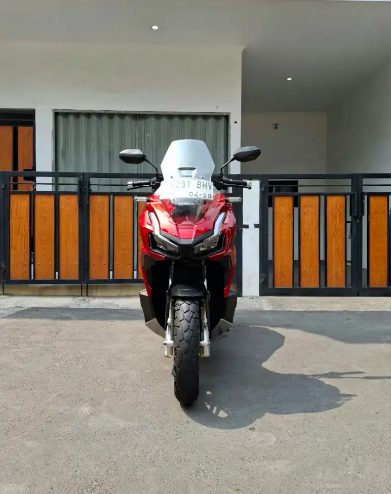 Honda ADV 160 CBS ISS MULUSSS Pajak Hidup Panjang