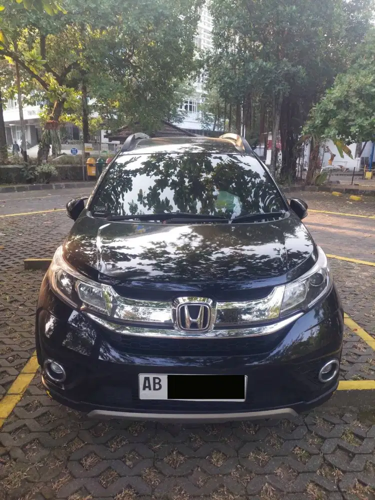 HONDA BR-V 1.5 E CVT 2017 MATIC - Kondisi Istimewa