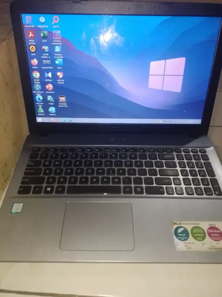 laptop asus X541U ram 4 gb ssd 128 GB mulus ngebut