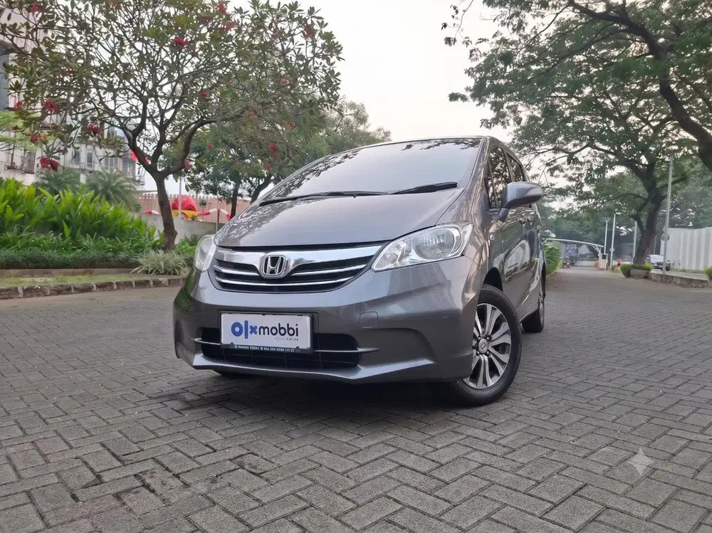 DP 1 JUTA Honda Freed 1.5 S Bensin-AT 2013 Abu-Abu CWMOB