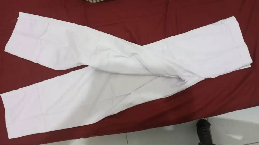 CELANA PANJANG PUTIH SIZE 32