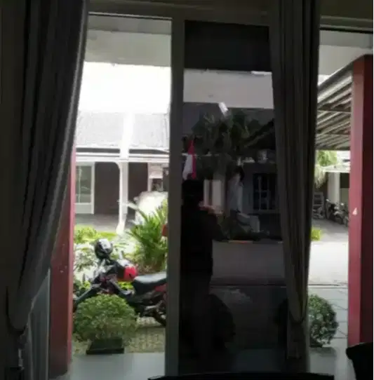 Kaca film rumah kacafilm kantor toko kios ruko anti silau matahari