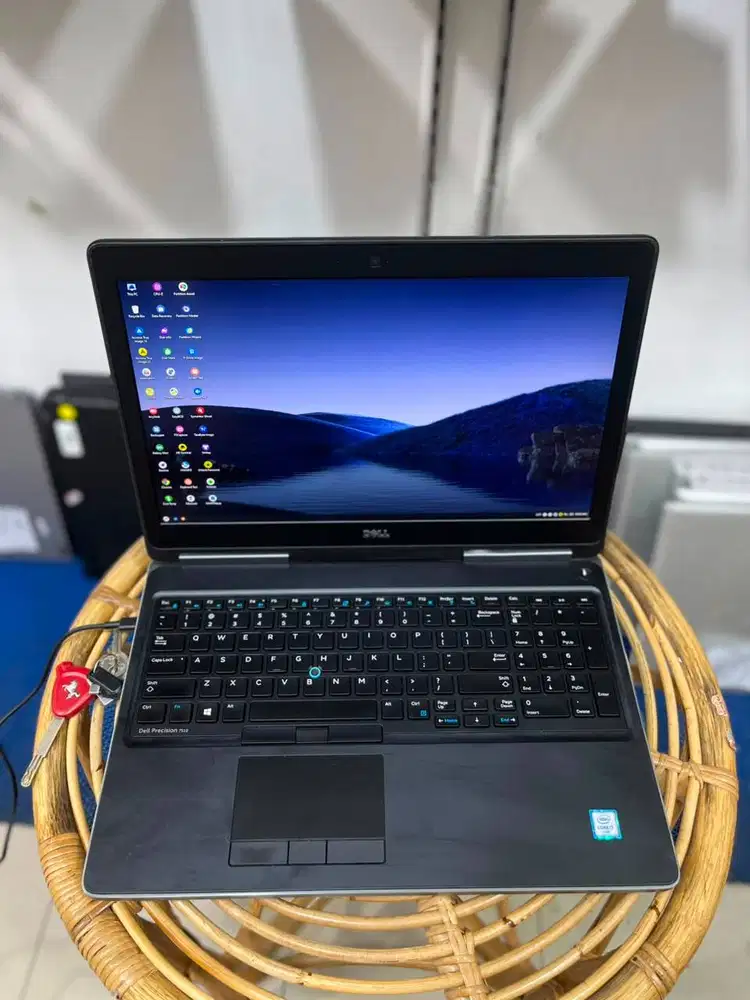 DELL 7510 I7 GEN6 32/256 LAYAR 15 INCH *VN