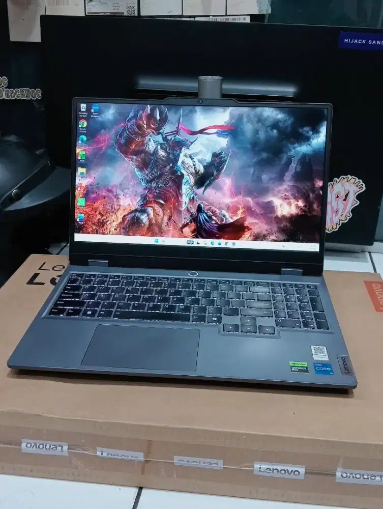 Laptop  Lenovo LOQ 15IAX9 RTX3050