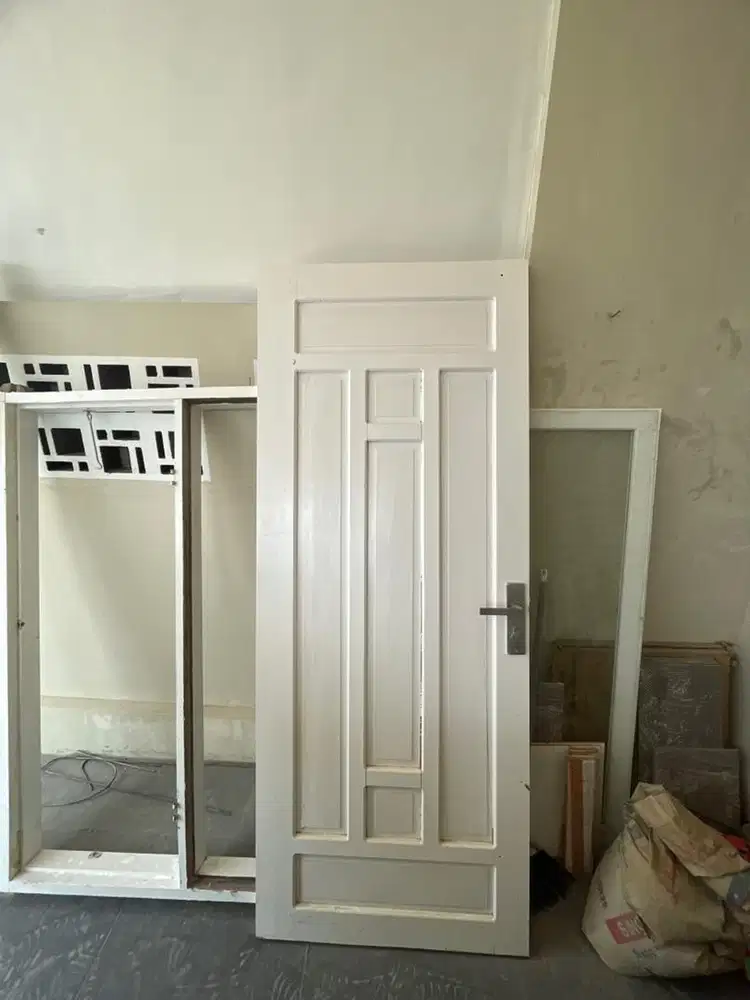 Pintu Kayu Bangkirai Bekas – Siap Pakai