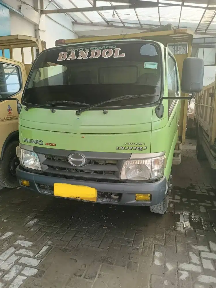 Hino Dutro 130HD (3 Way) Th 2012
