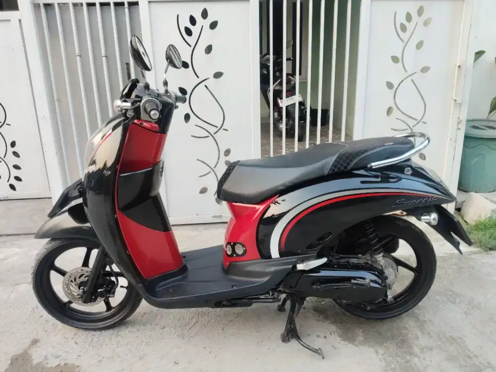 Honda Scoopy tahun 2012 mesin cvt stater aman siap pakai di Tangerang