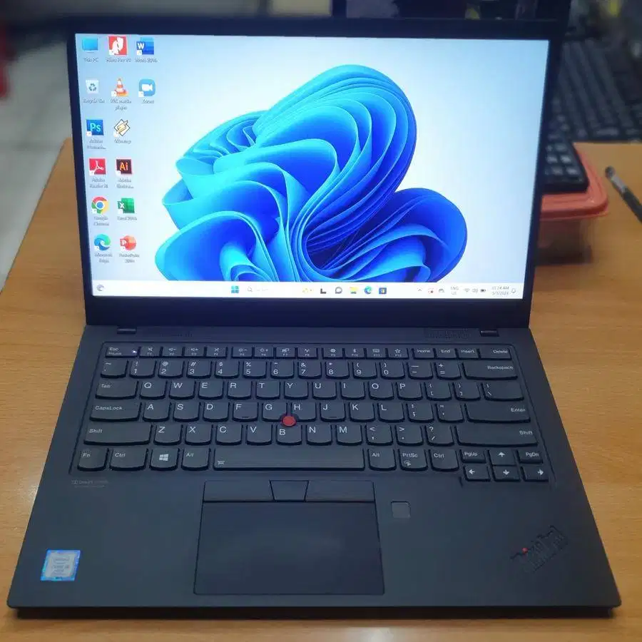 Laptop Lenovo Thinkpad X1 Carbon Core i5 Gen8 Ram 8GB 14inch N-ETM